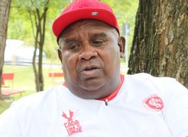 Morre o ex-volante Caçapava, ídolo do Inter nos anos 70