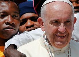 Papa irá visitar Auschwitz durante viagem à Polônia em julho