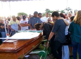 Corpo de Abinael Saldanha é sepultado em Maceió
