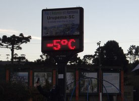 Urupema registra -5,1ºC; frio congelou roupa no varal