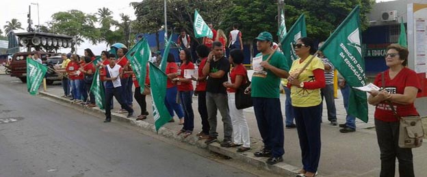 Servidores da Educação fazem paralisação por reajuste salarial