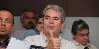 Celso Luiz e mais vinte cinco prefeitos desistem da reeleição em Alagoas