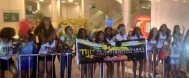 “Bando de loucas por Neymar” recebe Seleção em Salvador