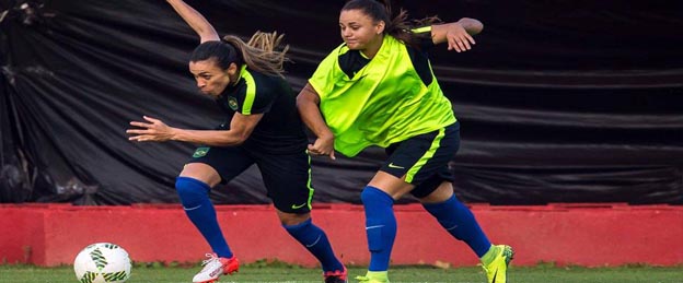 Sem concorrência de outros esportes, futebol feminino abre a Olimpíada