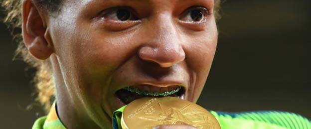 Rafaela Silva conquista o primeiro ouro do Brasil na Rio-2016