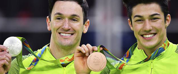 Histórico! Ginástica masculina leva prata e bronze no solo
