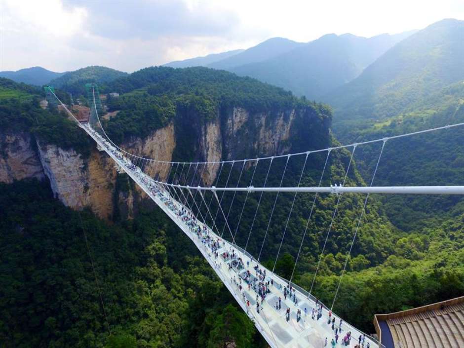 China inaugura a maior ‘ponte de vidro’ do mundo