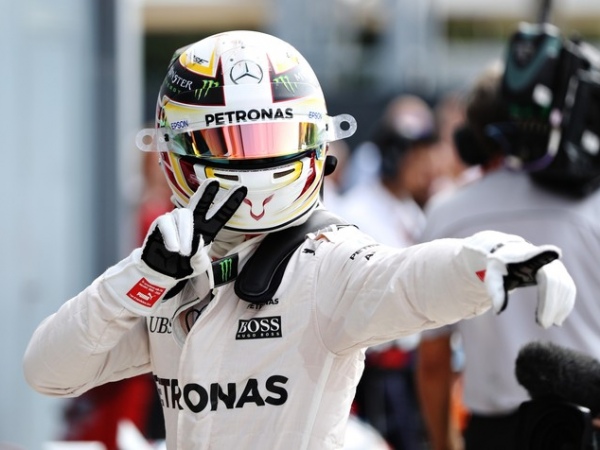 Hamilton crava pole em Monza e iguala recorde de Senna e Fangio