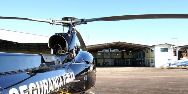 Governo entrega dois helicópteros e um hangar às forças de Segurança Pública