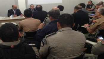 Juiz responsável pela propaganda eleitoral orienta policiais sobre campanha nas ruas