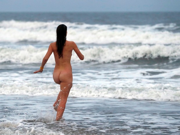 Paris criará espaço ao ar livre para nudistas a partir do verão de 2017