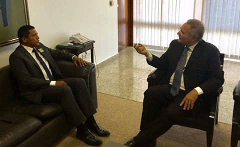 Senador Renan afirma em Brasília que vai ajudar Palmeira na gestão de Júlio Cézar