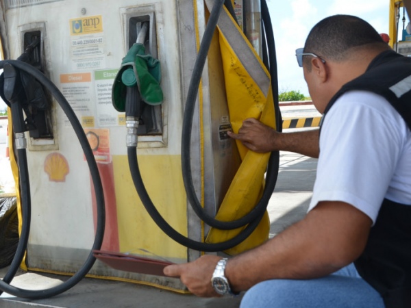 Confira quais os postos de combustíveis interditados por irregularidades