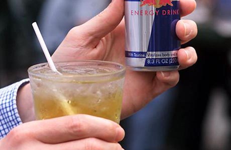 Álcool com energético tem o mesmo efeito que cocaína