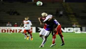 Em jogo de 8 gols, CRB perde mais uma e cai para a 10ª posição na Série B