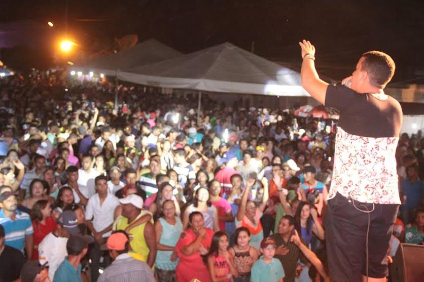 Palmeira: Júlio Cezar e Dr. Márcio Henrique arrastam multidão na festa da vitória