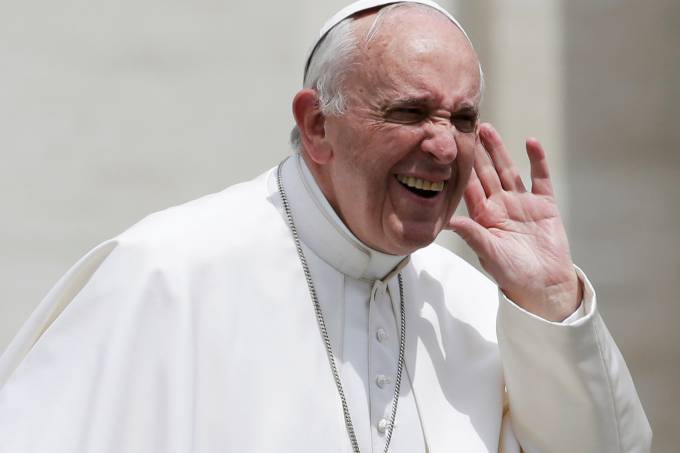 Papa rejeita críticas da ala radical da Igreja à sua tolerância a divorciados