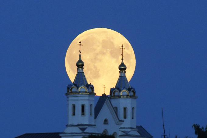 Superlua ilumina o céu de domingo. Saiba como observar