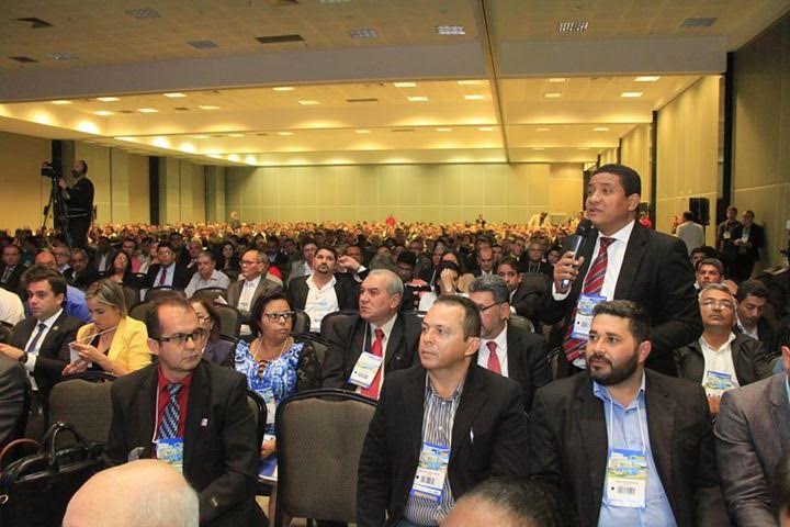 Júlio destaca esforços da CNM e AMA para capacitar novos gestores municipais