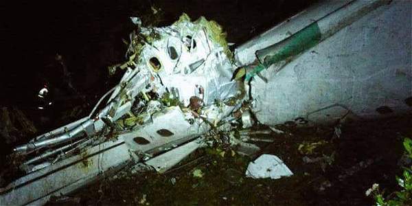 URGENTE! Avião com time da Chapecoense cai na Colômbia