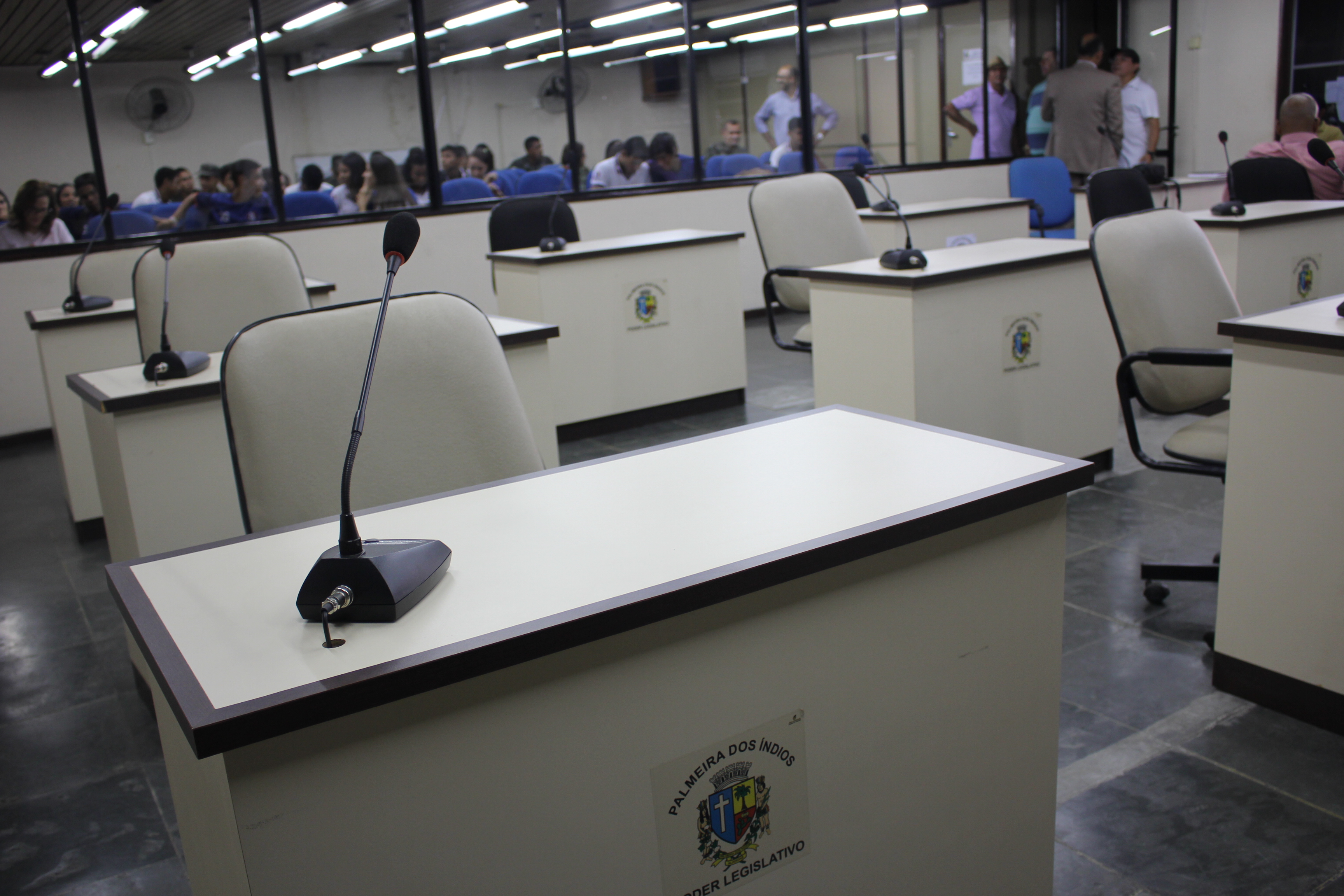 Olho vivo! Vereadores cumprem ‘toque de recolher’ num desrespeito à população e autoridades