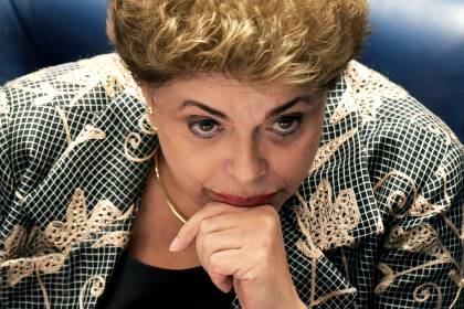 Sem ‘mamata’ dos aviões da FAB, Dilma viaja de carro ao Uruguai