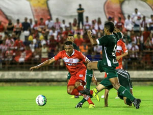 Já concentrado, CRB deve ter apenas um atacante contra o Náutico