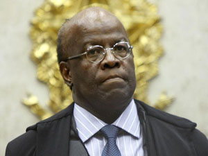 Ex-Ministro Joaquim Barbosa se diz livre para disputar eleições