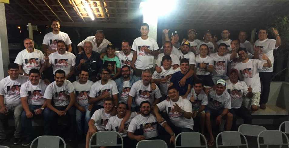 Palmeira: Amigos homenageiam empresário “Grilo” em confraternização