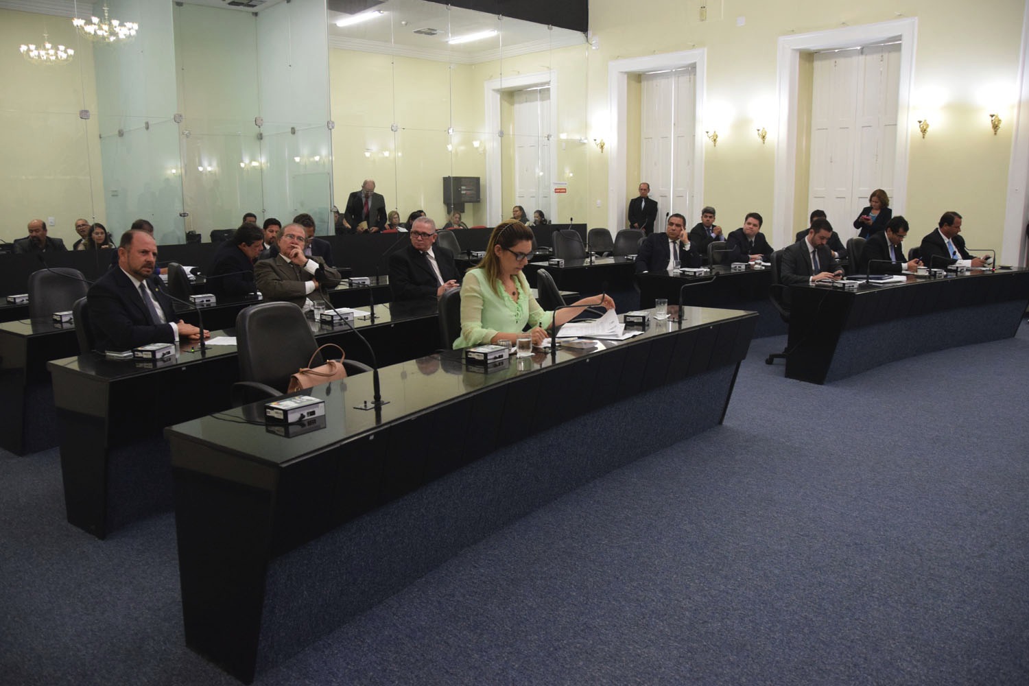 ALE aprova aumento de salários e orçamento para 2017