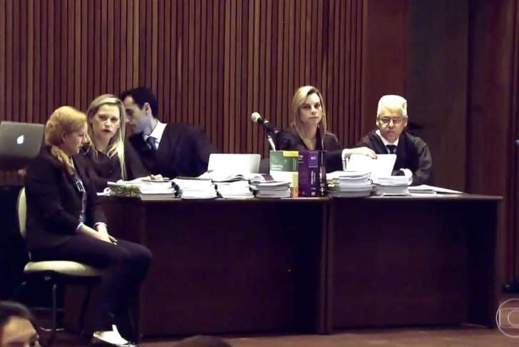 Quinto dia de julgamento de Elize tem bate-boca entre advogados