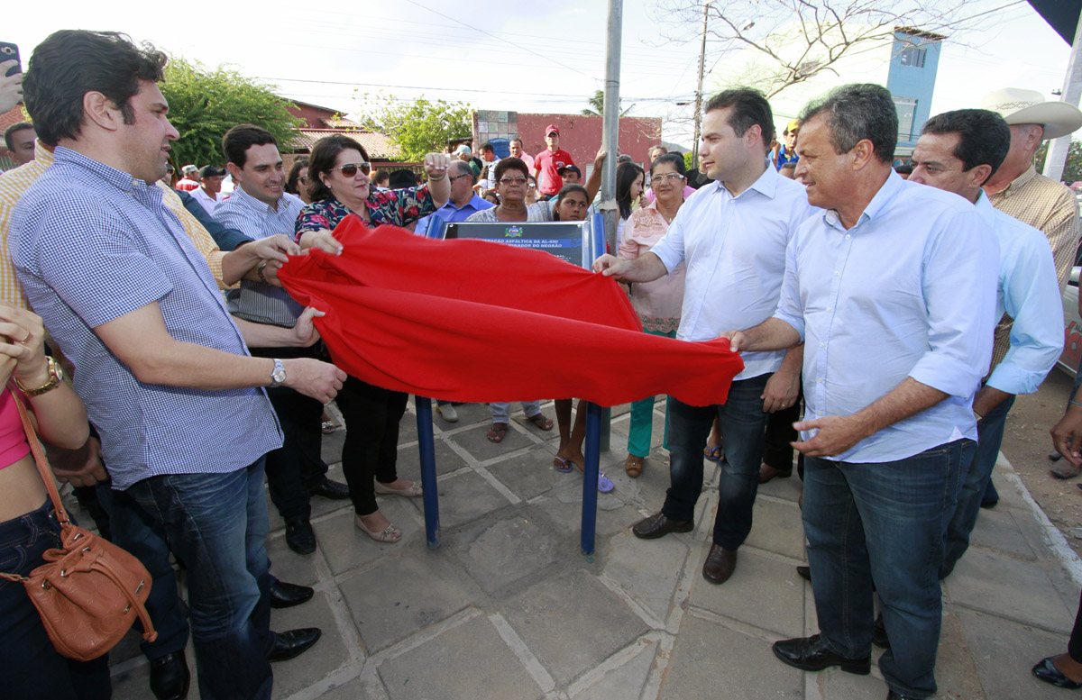 Prefeita Socorro Cardoso e Renan Filho inauguram rodovia no município de Minador do Negrão