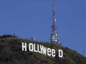 Placa de Hollywood amanhece com nome mudado para trocadilho com maconha