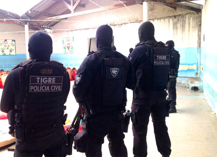 Operação integrada realiza varredura em presídio de Maceió