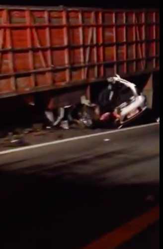 Colisão entre caminhão e carro deixa um morto na BR-316, em Maribondo