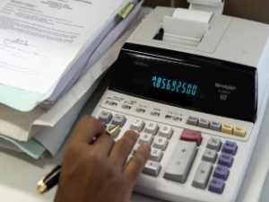 Contas de telefone fixo e celular ficam mais caras a partir deste domingo (1)