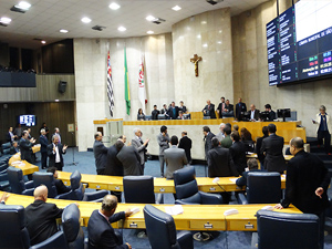 Câmara de SP recorre para manter aumento de salário a vereadores
