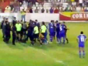 CSE ganha de virada do CSA em jogo bastante conturbado no estádio Juca Sampaio