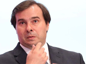 Alta Tensão em BSB: Juiz de Brasília impede Maia de disputar reeleição