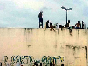 Detentos fazem rebelião no maior presídio do Rio Grande do Norte