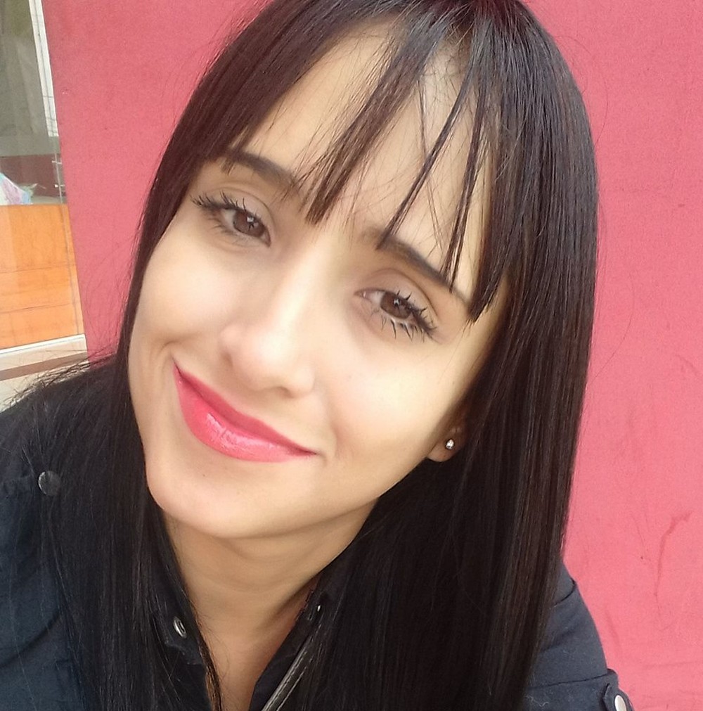 Comissária sobrevivente de voo da Chapecoense pede dinheiro pela internet