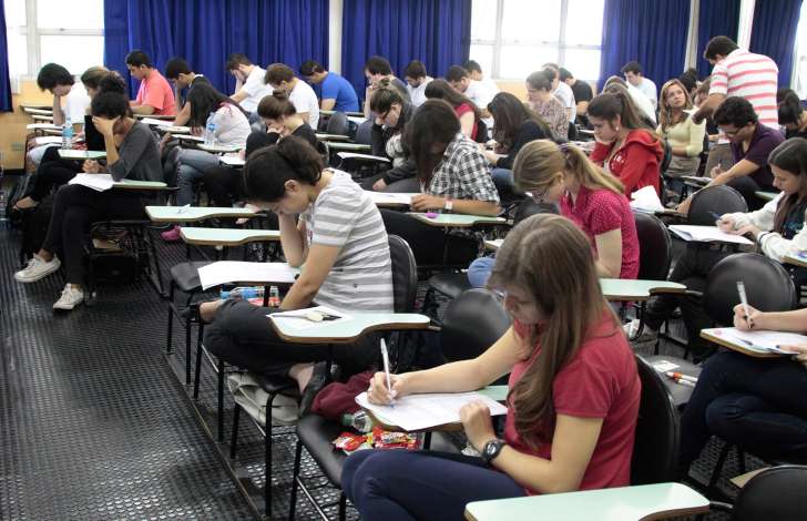 Selecionados no Fies têm até hoje para concluir inscrição