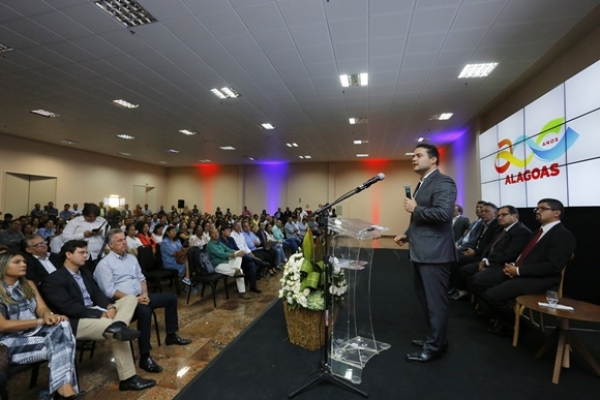 Governo e gestores municipais se reúnem em prol da educação em AL