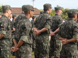 Grande Vitória tem tiroteio e saques a comércios mesmo com Exército