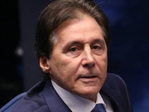 Senador Eunício Oliveira (PMDB-CE) foi eleito presidente do Senado