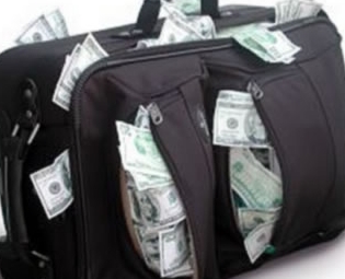 Mulher recupera bolsa com R$ 1,6 mil perdida há 3 semanas no Metrô de SP