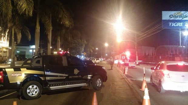 Lei Seca autua 24 condutores e prende cinco em flagrante em uma noite