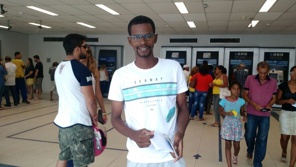 Clientes relatam problemas para sacar dinheiro do FGTS