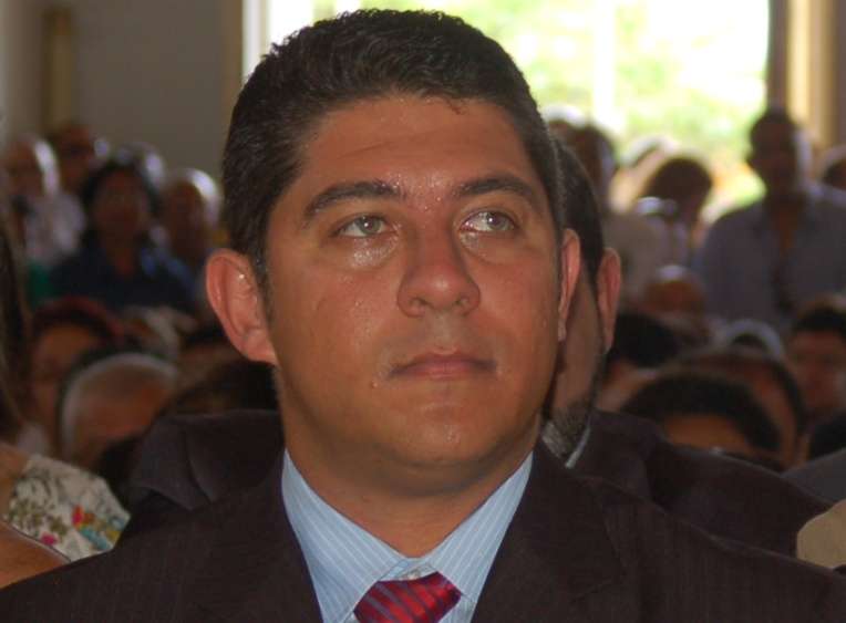 Ex-vereador, esposa e mais 9 são levados coercitivamente à PF em AL