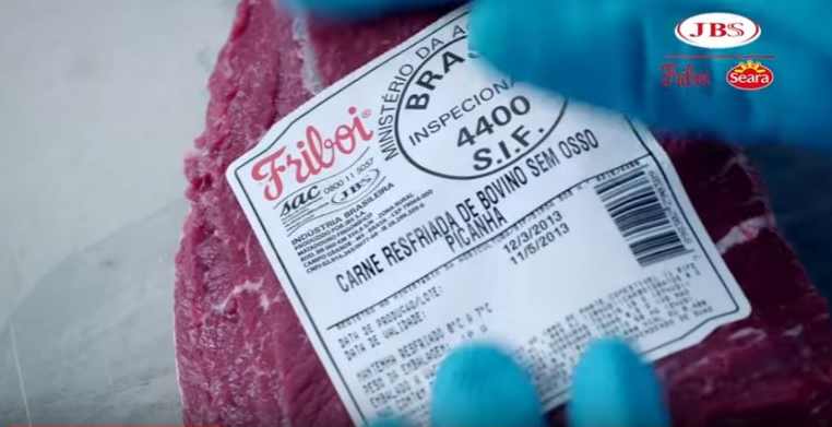 Novo comercial da JBS deixa passar imagem de carne vencida em 2013; assista